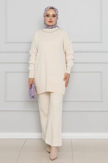Pearl Neck Detailed Knitwear Suit-beige color