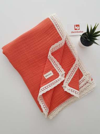 4 Katlı Dantelli Müslin Bebek Battaniyesi 100x100