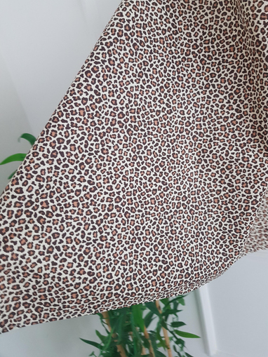 Leoparlı Konforlu Balenli Emzirme Önlüğü , Örtüsü - 70x100 Cm , Anne Bebek