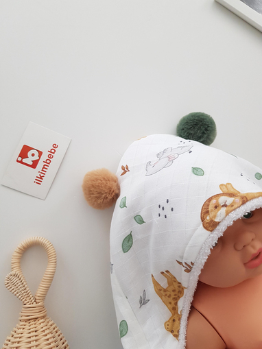 Safari Hayvanlar Büyük Ponponlu Müslin Çift Taraflı Kundak Bebek Havlusu 80x80cm
