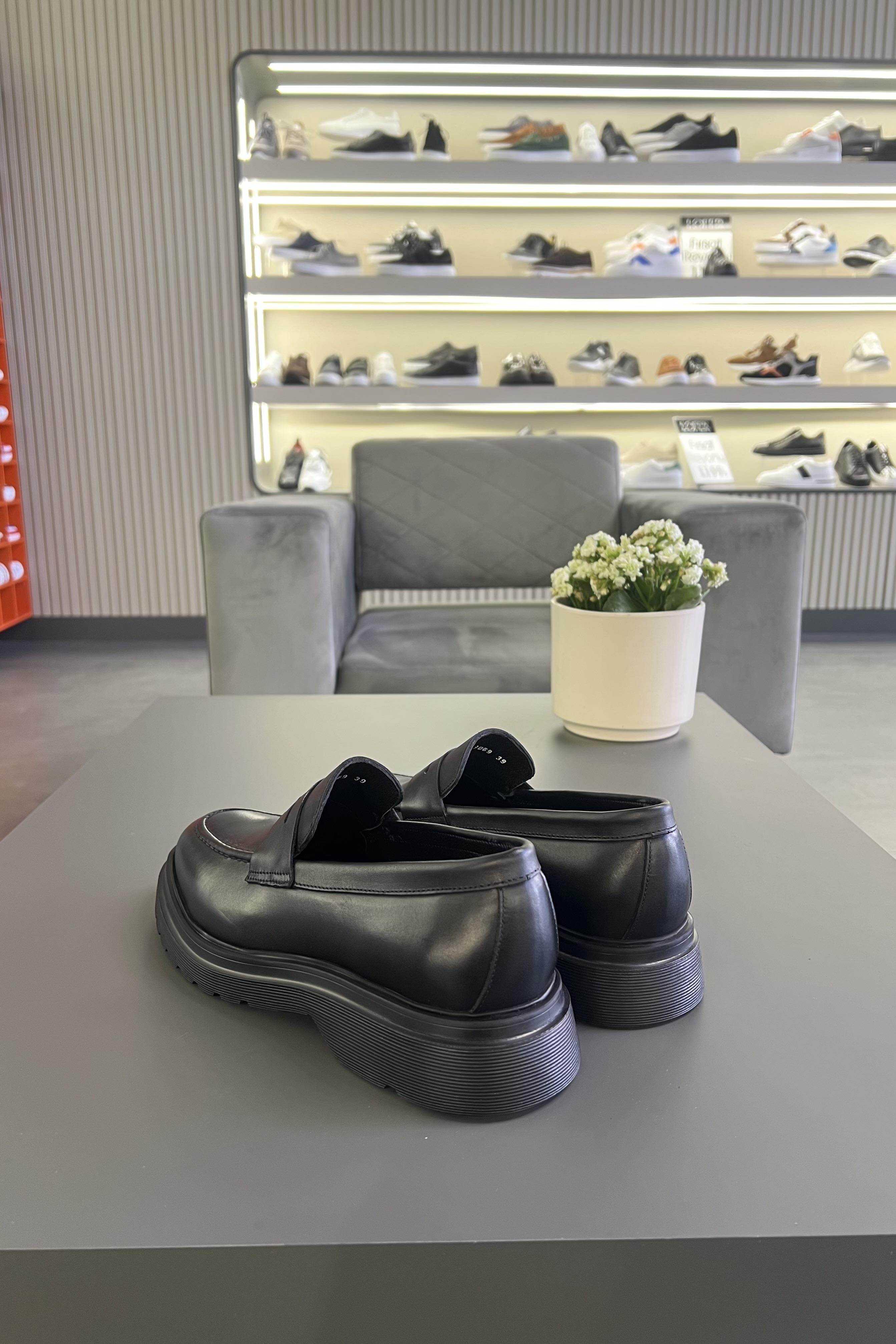 Erkek Deri Kalın Tabanlı Klasik Loafer — Siyah · görsel 3