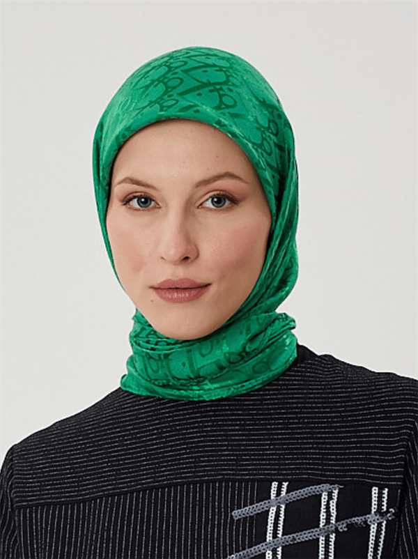 Benetton D Desen Parlak Jakar Eşarp