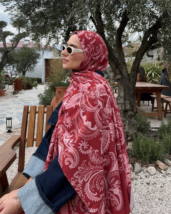 Eslem'in Bordo Deva Desen Pamuk Vual Şal Tercihi