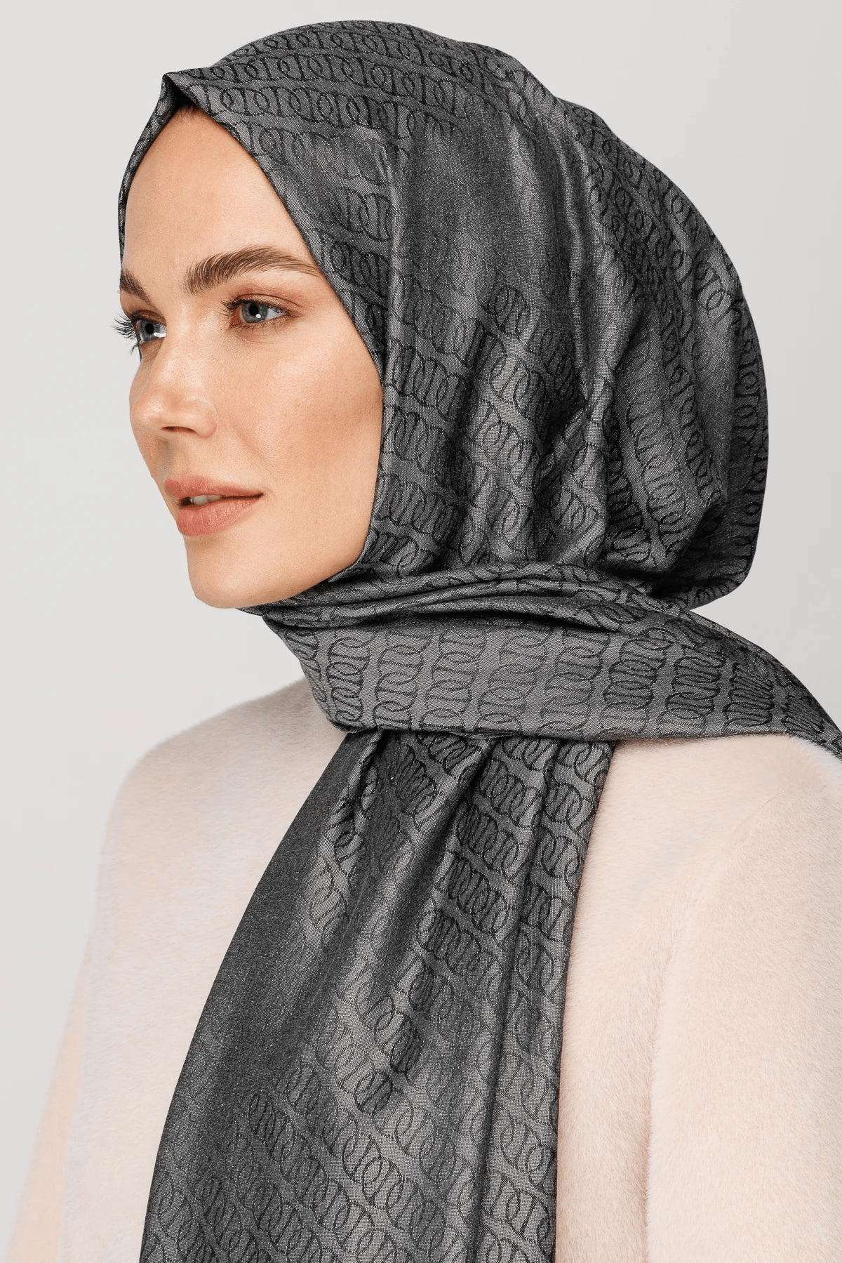 Füme Forever Desen Parlak Jakar Şal - görsel 3