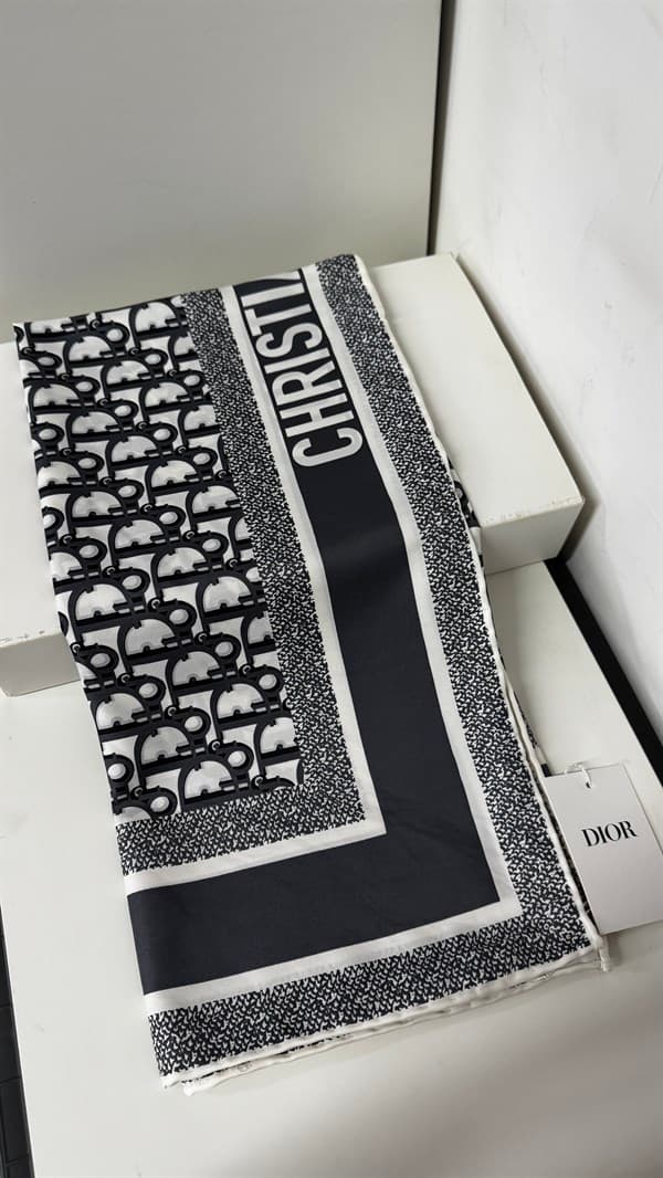 İthal Füme CD Monogram Desen Twill İpek Eşarp