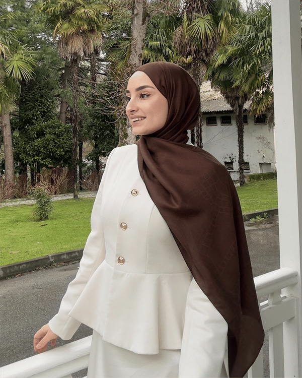 Kahverengi Döngü Desen Jakar Şal