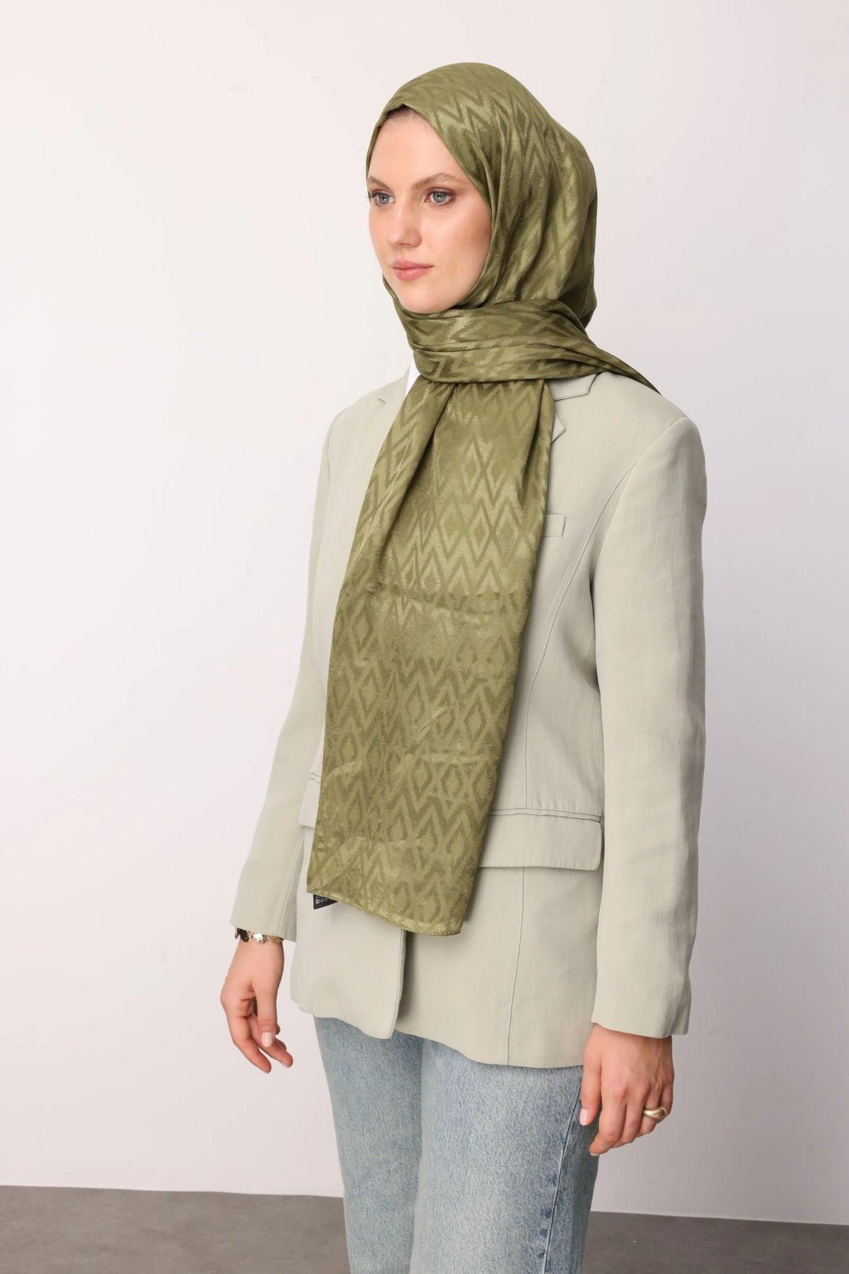 Soft Yeşil Karo Desen Parlak Jakar Şal