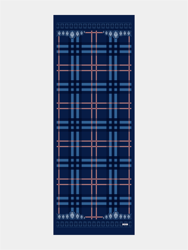 Busenur'un Lacivert Tartan Desen Şal Tercihi - görsel 7