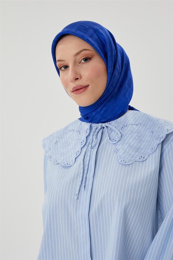Saks Mavisi F Desen Parlak Jakar Eşarp - görsel 6