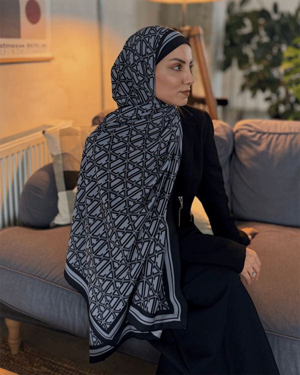 Siyah Signature Vual İpek Şal