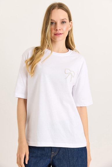 Fiyonk Detaylı Rahat Kesim Kadın Tshirt Beyaz