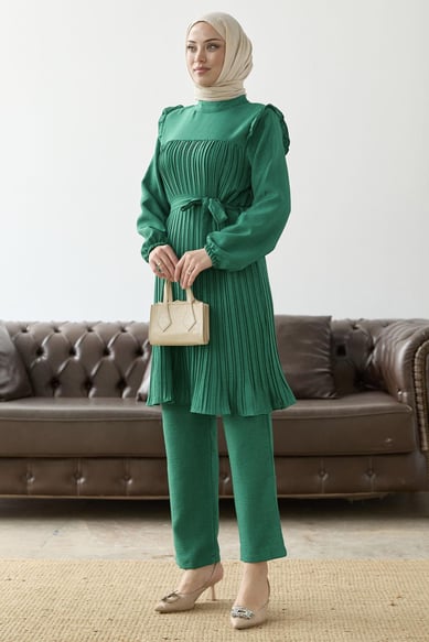 Front Pleated Ruffle Detail Emerald Green Suit