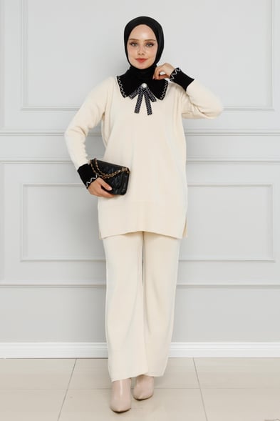 Knitwear Suit with bow collar Detail-Beige color