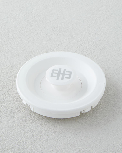 CMK DEMLİK KAPAĞI BEYAZ LOGOLU Krom