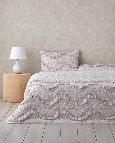 Floral Euphoria Fırfırlı Çift Kişilik Yatak Örtüsü Takımı 200x220 cm Pembe