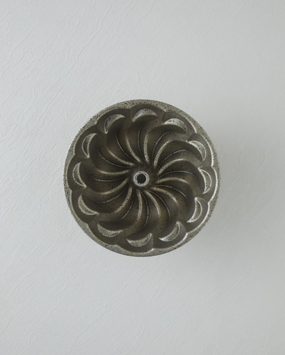 Patisserie Amelie Premium Döküm Yuvarlak Kek Kalıbı 24,5 cm Şampanya