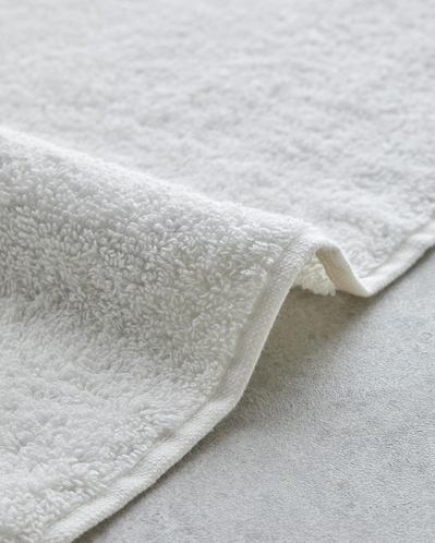 Rossy Pamuklu Kabartma Nakışlı Yüz Havlusu 50x80 cm Ekru