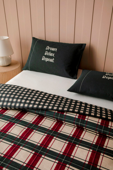 Winterland Flanel Tek Kişilik Çarşaflı Nevresim Takımı 160x220 cm Kırmızı-Yeşil-Krem