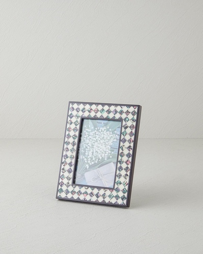 Alin Çerçeve Siyah - Beyaz