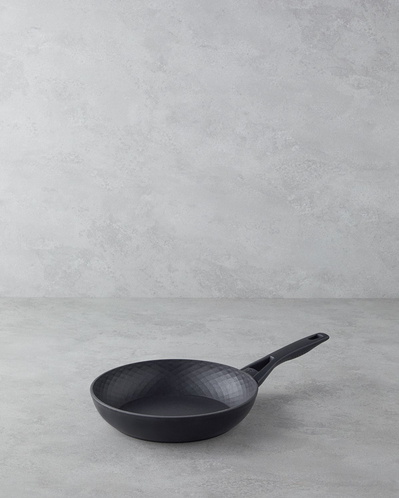 Pro Grade Alüminyum İndüksiyon Tabanlı Tava 22 cm Siyah