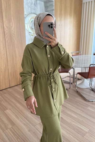 Gold Düğme Detaylı Fitilli Takım - Yağ Yeşili