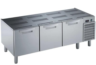 Zanussi Cihaz Altı Buzdolabı, 3 Kapılı, 1600x700x600