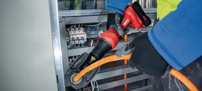 Hilti NUN 54-22 Akülü 6 Ton Kablo Sıkma ve Kesme Makinesi
