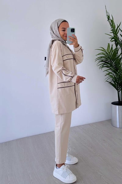 Biyeli Düğme Detay İki İplik Takım - Bej