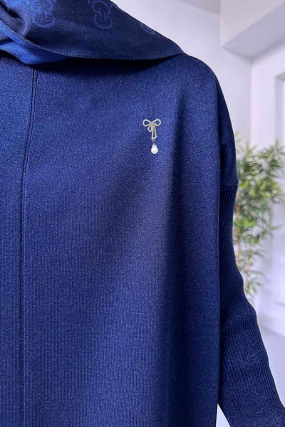 Fiyonk Broş Detay Merserize Tunik - Lacivert