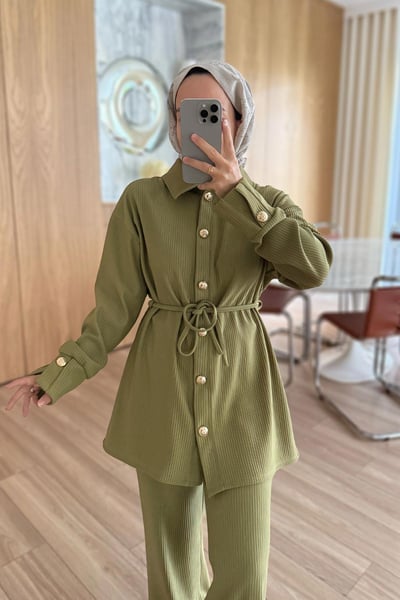 Gold Düğme Detaylı Fitilli Takım - Yağ Yeşili