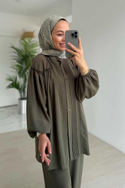 Işıltılı Pilise Detaylı Takım - Haki