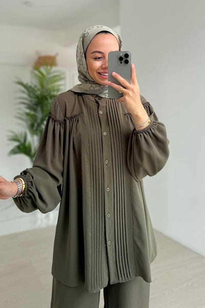 Işıltılı Pilise Detaylı Takım - Haki