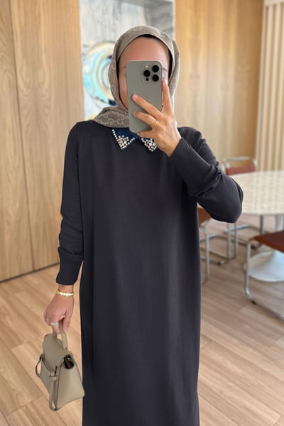 Yakası Taşlı Uzun Merserize Elbise - Füme