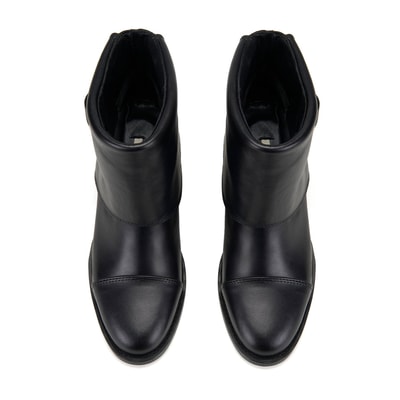 Deny Siyah Kadın Bot