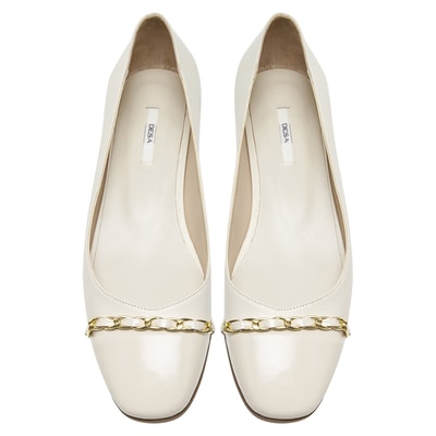 Jacinto Beyaz Kadın Zincir Detaylı Deri Babet