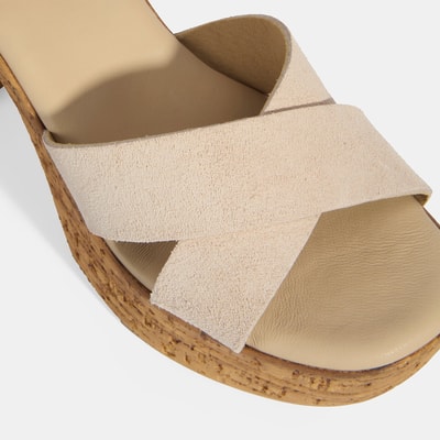 Kadın Bej Ayarlanabilir Tokalı Topuklu Süet Sandalet    