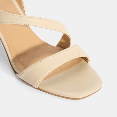 Kadın Bej Ayarlanabilir Tokalı Topuklu Deri Sandalet