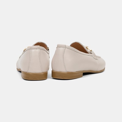 Kadın Bej Metal Gold Toka Aksesuarlı Deri Loafer