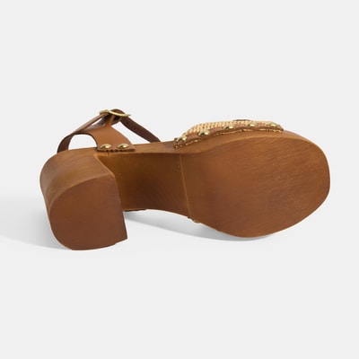 Kadın Bej Tokalı Aksesuarlı Detaylı Topuklu Sandalet