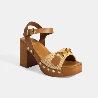 Kadın Bej Tokalı Aksesuarlı Detaylı Topuklu Sandalet