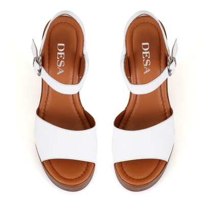 Kadın Beyaz Ayarlanabilir Tokalı Topuklu Deri Sandalet