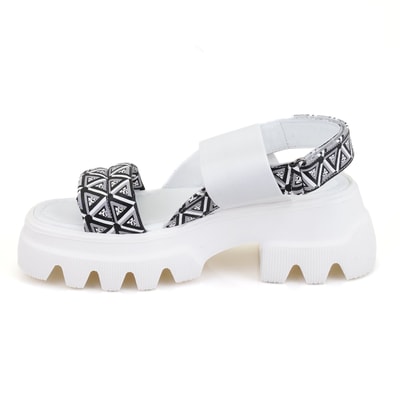 Kadın Beyaz Monogram Desenli Dolgu Topuklu Sandalet