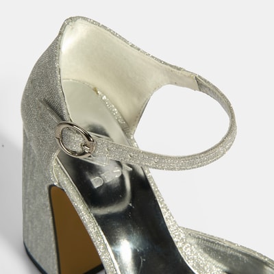 Kadın Gümüş Toka Detaylı Topuklu Abiye Sandalet