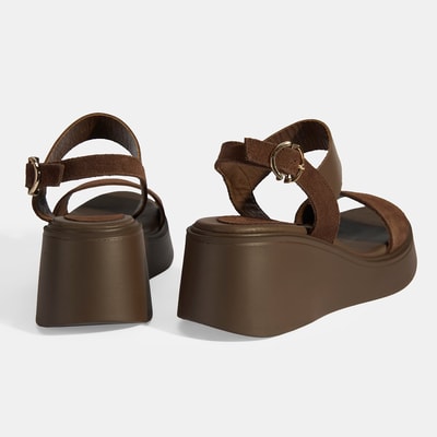 Kadın Kahve Ayarlanabilir Tokalı Deri Detaylı Dolgu Topuklu Süet Sandalet