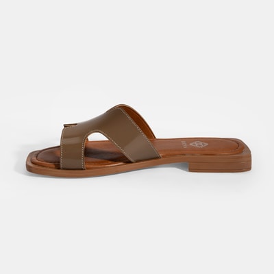 Kadın Kahve Rugan Terlik