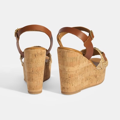 Kadın Kahve Toka Aksesuarlı Deri Detaylı Dolgu Topuklu Sandalet