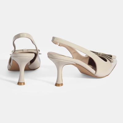 Kadın Krem Fiyonk Detaylı Rugan Topuklu Klasik Ayakkabı