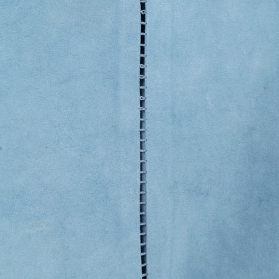 Kadın Mavi Askılı V Yaka Süet Bluz 