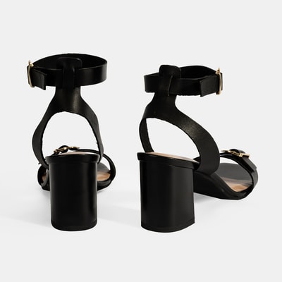 Kadın Siyah Ayarlanabilir Tokalı Deri Topuklu Sandalet