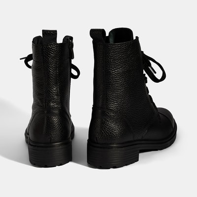 Kadın Siyah Bağcıklı Deri Postal Bot